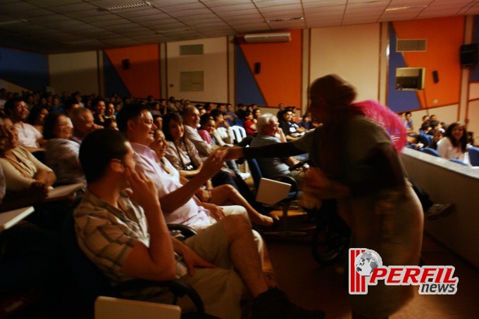 Público prestigia primeira noite do “MS em Cena”; confira as fotos Público prestigia primeira noite do “MS em Cena”; confira as fotos