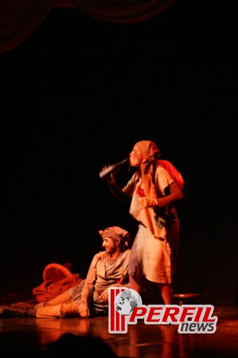 Público prestigia primeira noite do “MS em Cena”; confira as fotos Público prestigia primeira noite do “MS em Cena”; confira as fotos