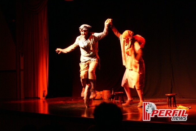 Público prestigia primeira noite do “MS em Cena”; confira as fotos Público prestigia primeira noite do “MS em Cena”; confira as fotos