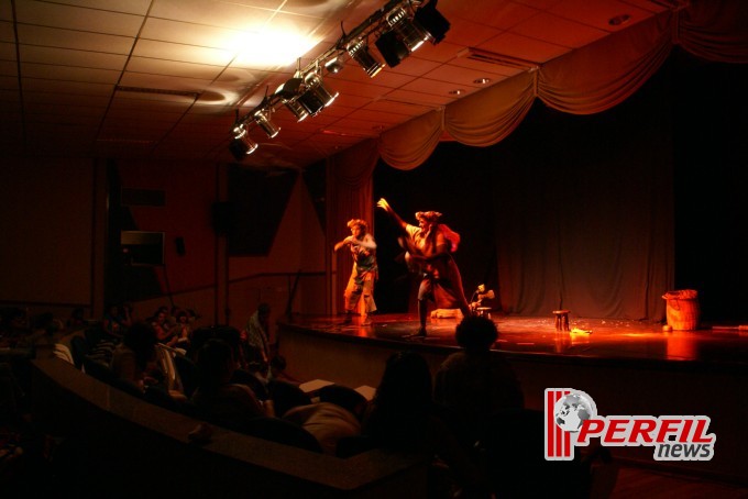 Público prestigia primeira noite do “MS em Cena”; confira as fotos Público prestigia primeira noite do “MS em Cena”; confira as fotos