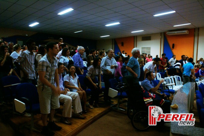 Público prestigia primeira noite do “MS em Cena”; confira as fotos Público prestigia primeira noite do “MS em Cena”; confira as fotos