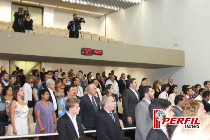 Noite de títulos e de emoções na Assembleia Legislativa