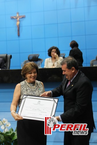 Noite de títulos e de emoções na Assembleia Legislativa