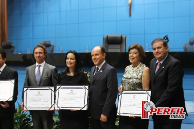 Noite de títulos e de emoções na Assembleia Legislativa