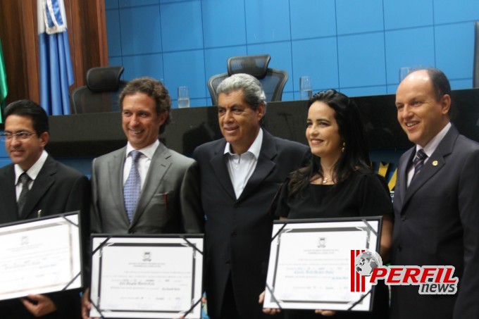 Noite de títulos e de emoções na Assembleia Legislativa