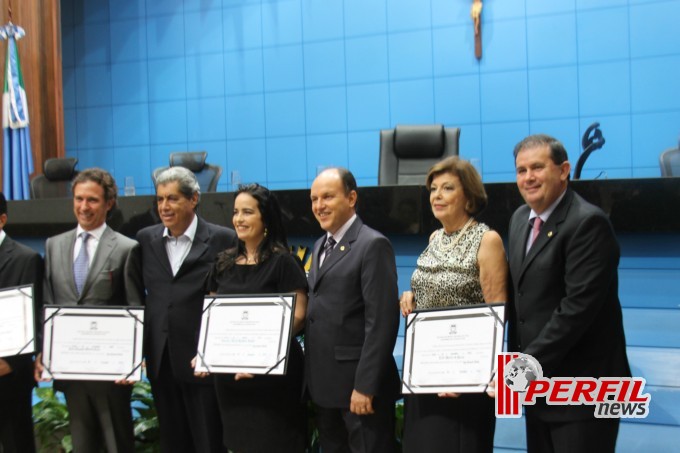 Noite de títulos e de emoções na Assembleia Legislativa