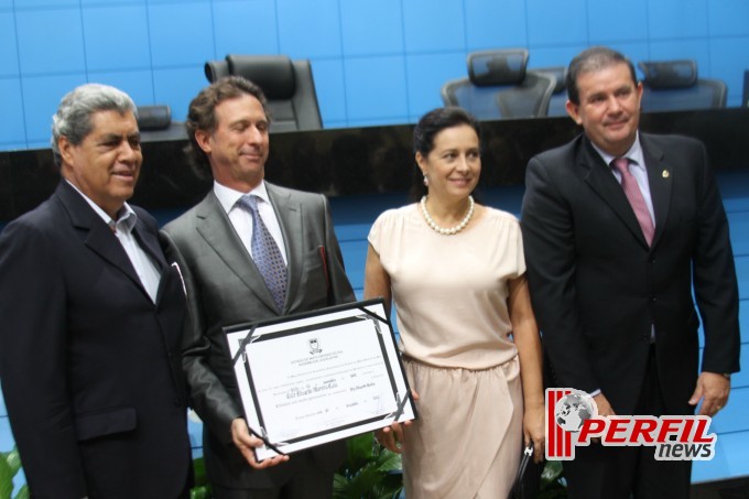 Noite de títulos e de emoções na Assembleia Legislativa