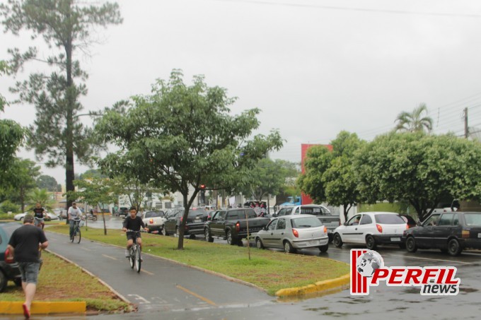 Festa corinthiana congestiona Avenida Filinto Muller