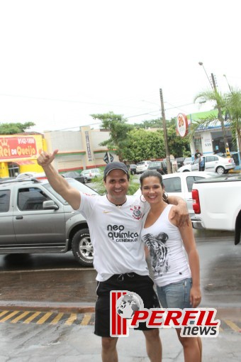 Festa corinthiana congestiona Avenida Filinto Muller