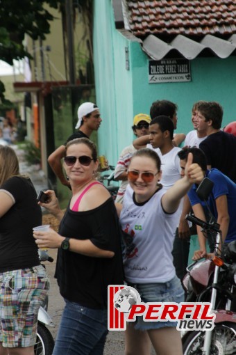 Festa corinthiana congestiona Avenida Filinto Muller