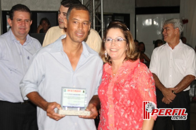 Comando do 2º BPM homenageia militares em noite de confraternização