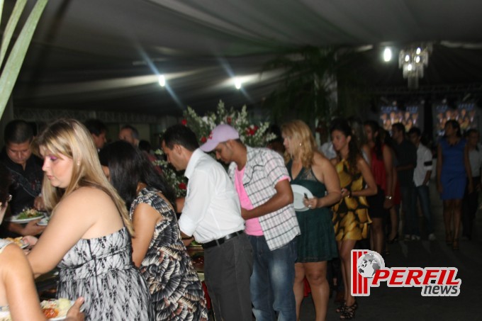 Comando do 2º BPM homenageia militares em noite de confraternização