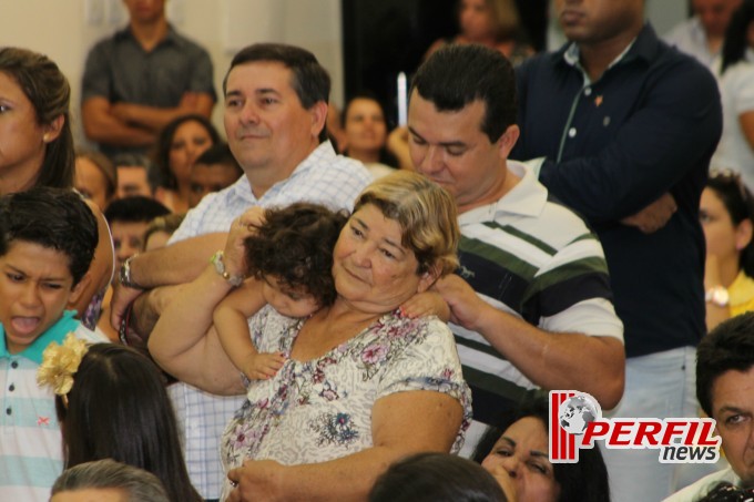 Lágrimas e emoção marcam posse de Marcia Moura e dos 17 vereadores