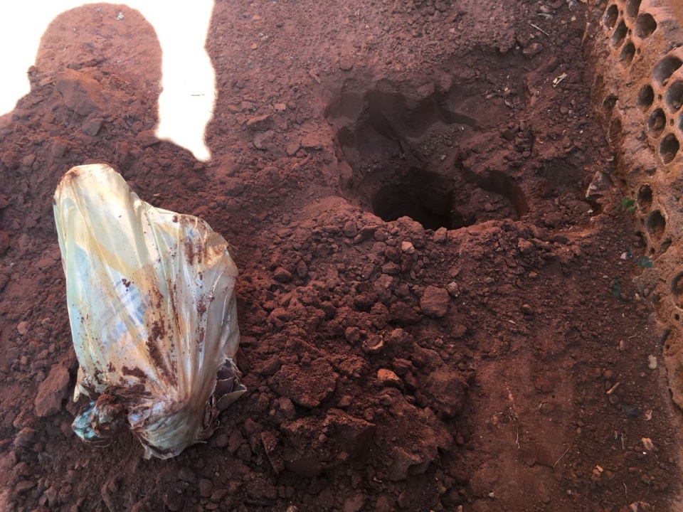 Polícia Civil prende mulher com um quilo de maconha enterrado no quintal