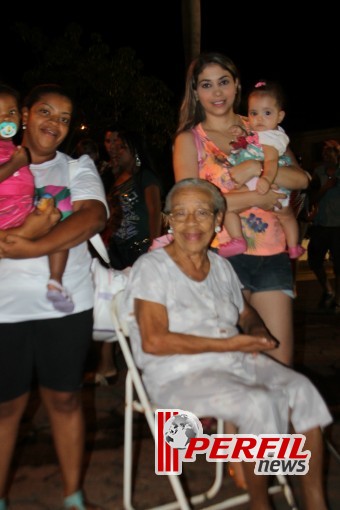 Desfile das Escolas de Samba atrai multidão à Avenida em Três Lagoas