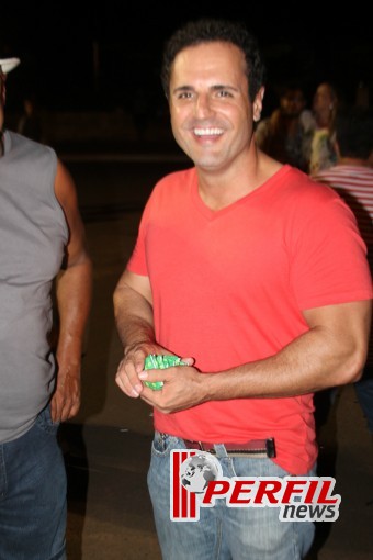 Desfile das Escolas de Samba atrai multidão à Avenida em Três Lagoas