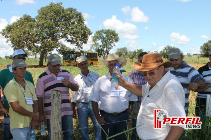 Dia de Campo em Inocência atrai mais de 150 produtores rurais