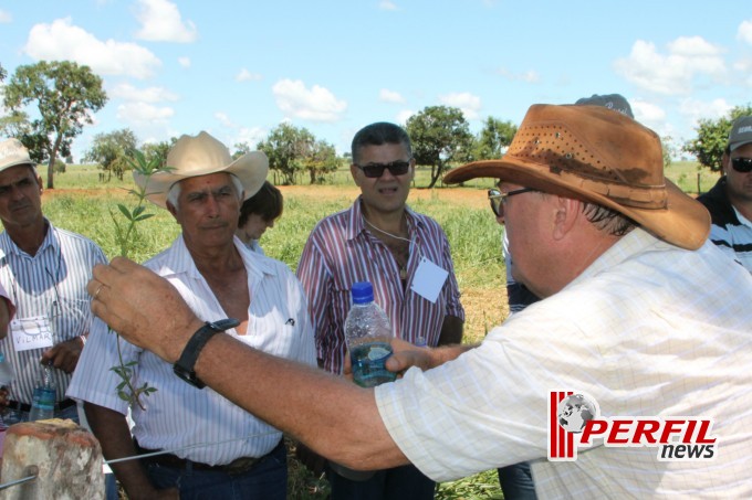 Dia de Campo em Inocência atrai mais de 150 produtores rurais