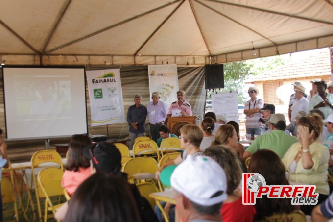 Dia de Campo em Inocência atrai mais de 150 produtores rurais