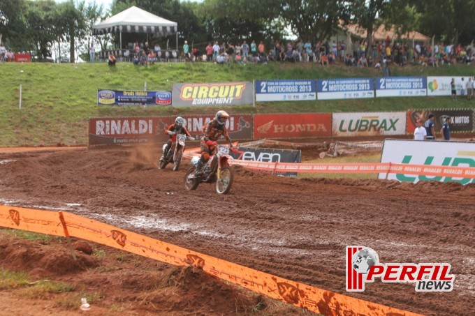 Pilotos da MX2 fazem reconhecimento de pista