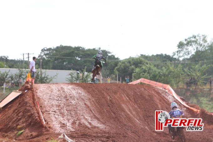 Pilotos da MX2 fazem reconhecimento de pista