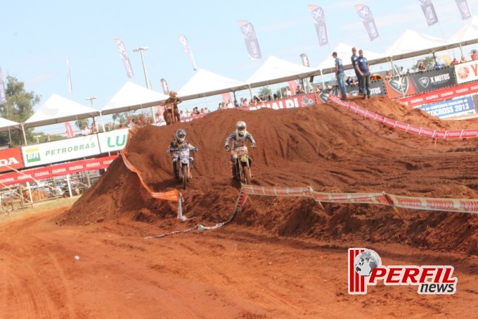 Pilotos da MX2 fazem reconhecimento de pista