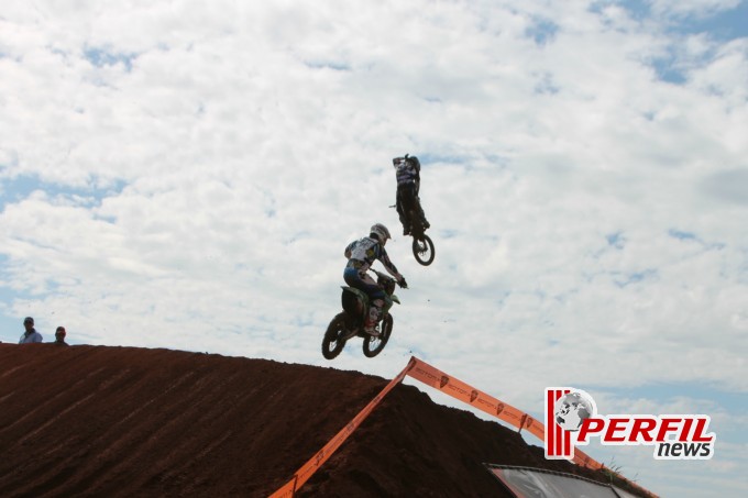 Pilotos da MX2 fazem reconhecimento de pista