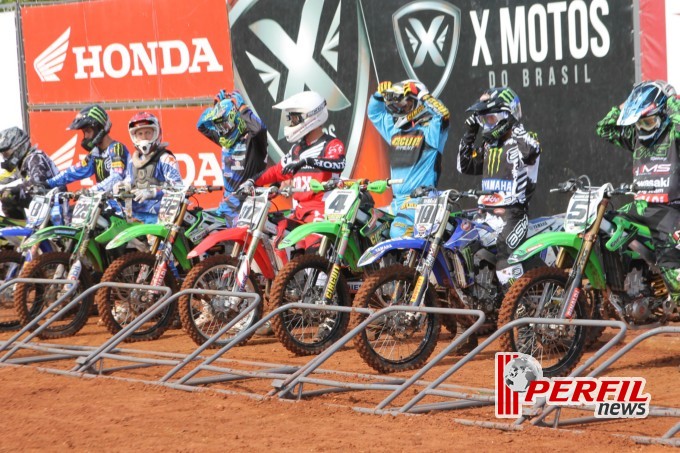Adam Chatfield saiu na frente e faturou a 1ª Bateria da MX1