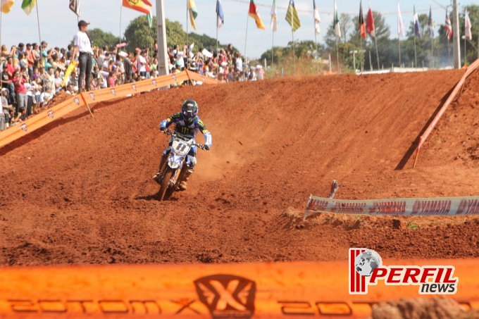 Adam Chatfield saiu na frente e faturou a 1ª Bateria da MX1