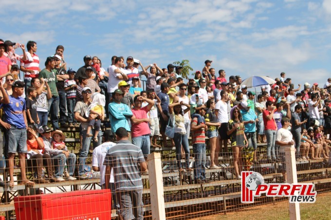 Adam Chatfield saiu na frente e faturou a 1ª Bateria da MX1