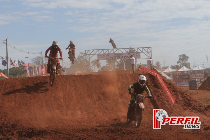 Thales Vilardi leva a melhor na 1ª bateria da MX2