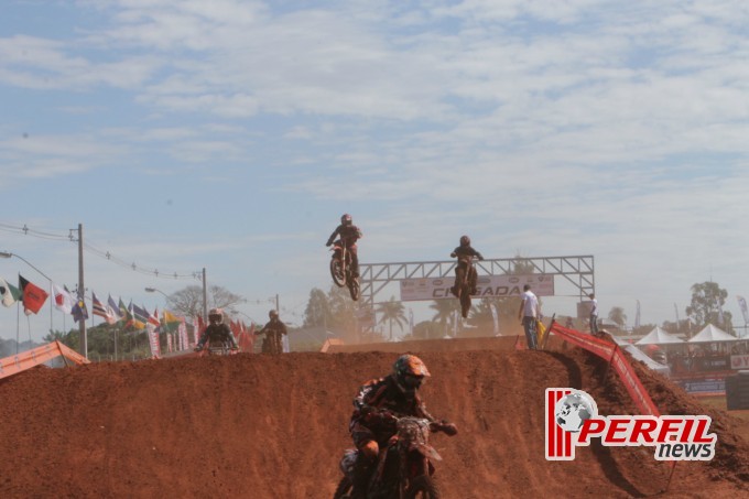 Thales Vilardi leva a melhor na 1ª bateria da MX2