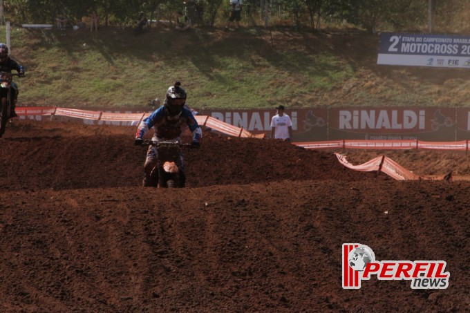 Thales Vilardi leva a melhor na 1ª bateria da MX2
