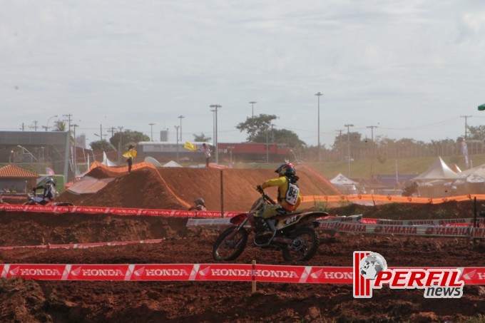 Thales Vilardi leva a melhor na 1ª bateria da MX2