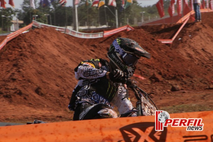 Thales Vilardi leva a melhor na 1ª bateria da MX2