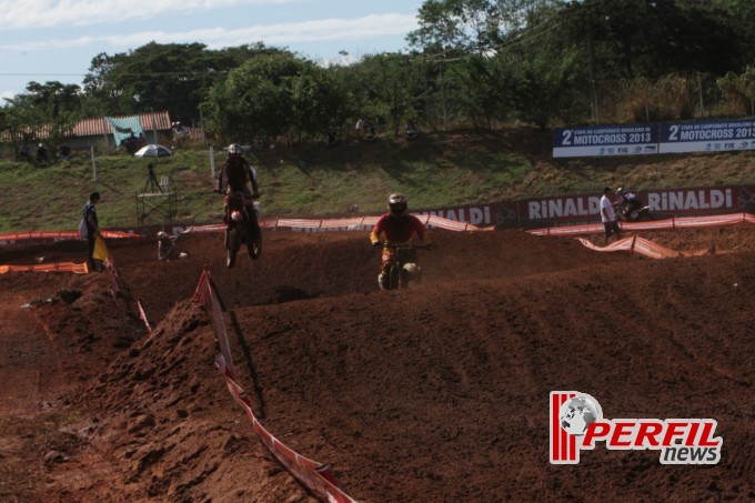 Thales Vilardi leva a melhor na 1ª bateria da MX2