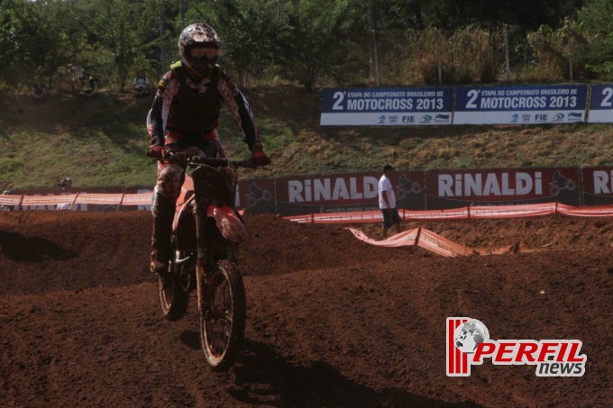 Thales Vilardi leva a melhor na 1ª bateria da MX2