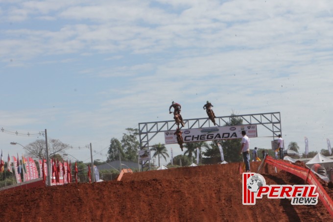 Thales Vilardi leva a melhor na 1ª bateria da MX2