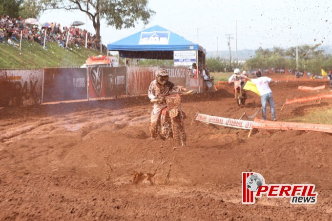 Thales Vilardi leva a melhor na 1ª bateria da MX2