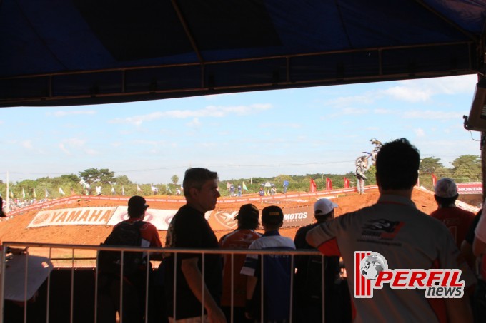 Thales Vilardi leva a melhor na 1ª bateria da MX2