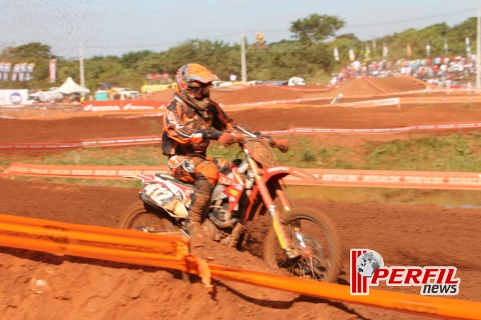 Thales Vilardi leva a melhor na 1ª bateria da MX2
