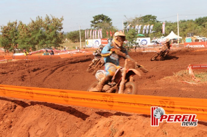 Thales Vilardi leva a melhor na 1ª bateria da MX2