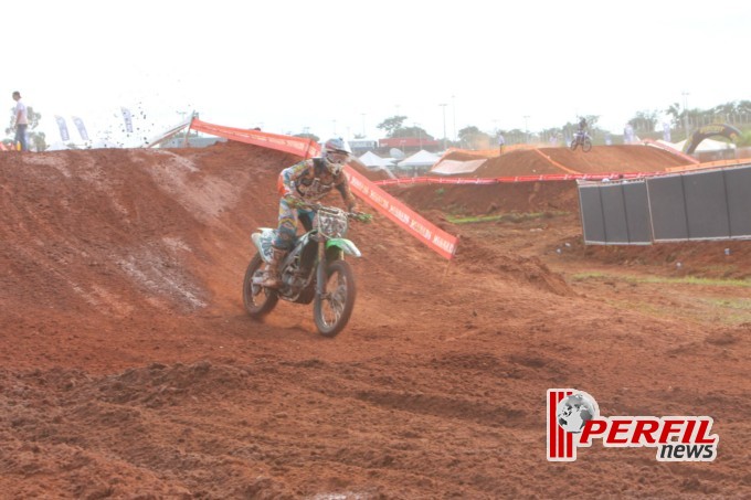 Adam Chatfield vence a 2ª bateria e é campeão da MX1