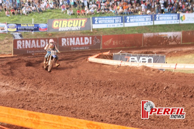 Adam Chatfield vence a 2ª bateria e é campeão da MX1