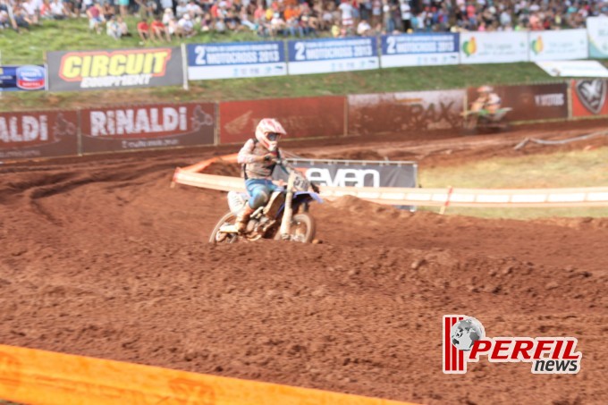 Adam Chatfield vence a 2ª bateria e é campeão da MX1