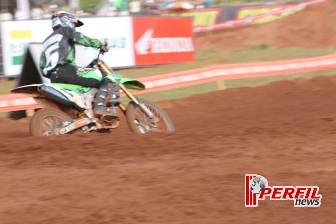Adam Chatfield vence a 2ª bateria e é campeão da MX1