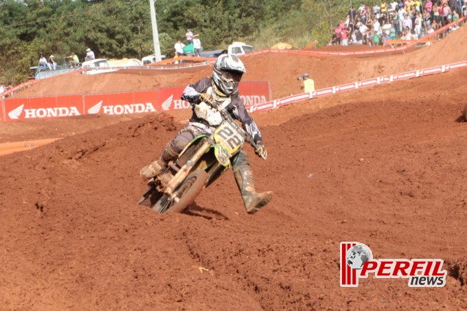 Adam Chatfield vence a 2ª bateria e é campeão da MX1