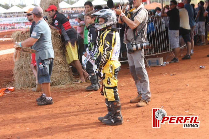 Adam Chatfield vence a 2ª bateria e é campeão da MX1