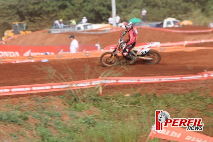 Adam Chatfield vence a 2ª bateria e é campeão da MX1