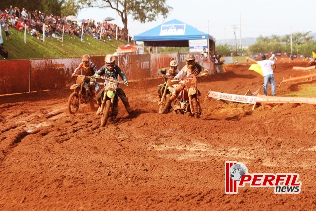 Confira os melhores momentos da Etapa do BR de Motocross de Três Lagoas